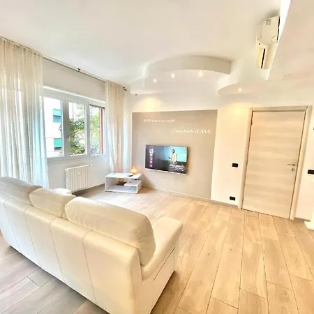 Luxury Apartment, A Pochi Passi Dal Centro Storico Di Апартаменты