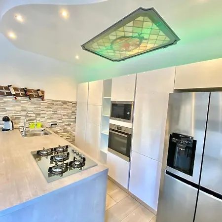 Апартаменты Luxury Apartment, A Pochi Passi Dal Centro Storico Di Милан