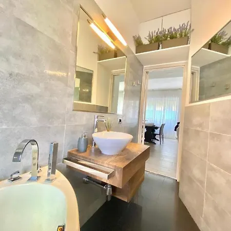 Luxury Apartment, A Pochi Passi Dal Centro Storico Di Милан
