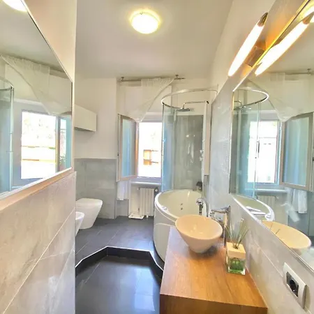 Luxury Apartment, A Pochi Passi Dal Centro Storico Di Милан
